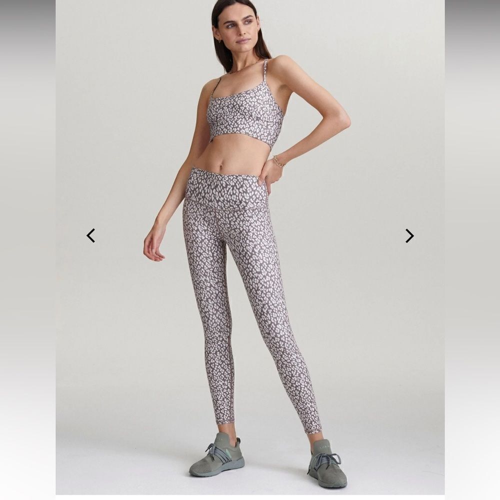 EUC Varley Century cheetah-print performance leggings in Sage Cheetah Sz. S